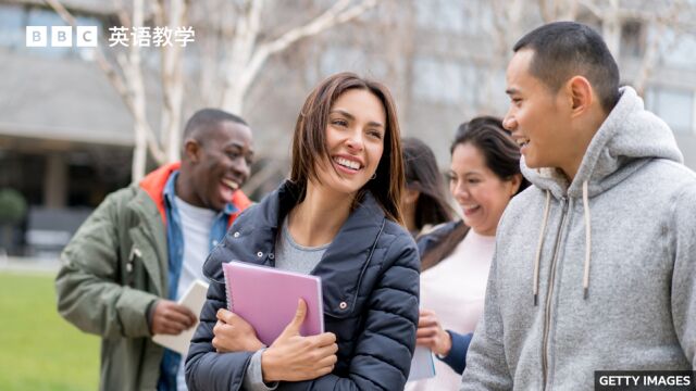 BBC媒体英语:全英被大学录取的18岁英国学生人数五年来首次下降