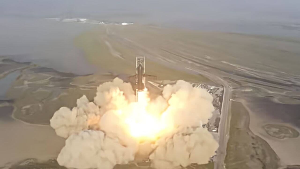 SpaceX星舰重型运载火箭发射失败:出现故障后爆炸