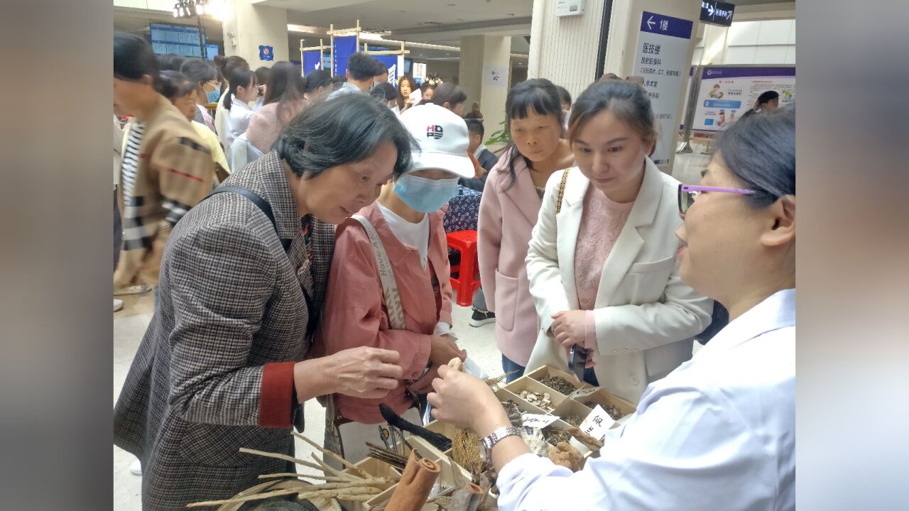 中西贯通 中南大学湘雅医学院附属株洲医院中医药文化节暨“西学中”开班仪式启幕