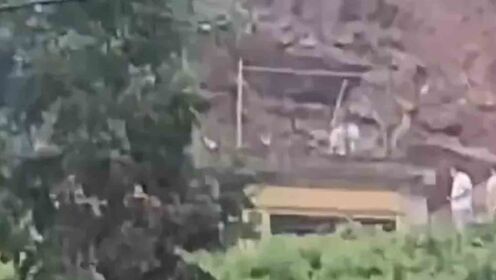 重庆万州山体滑坡 一栋民房被埋 6人遇难