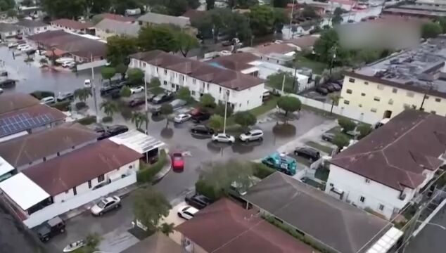 狂风暴雨席卷美国佛罗里达州南部,大量用户断电