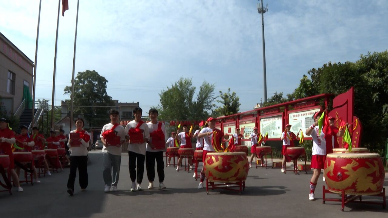 河南一村为考上211学生每人奖1万