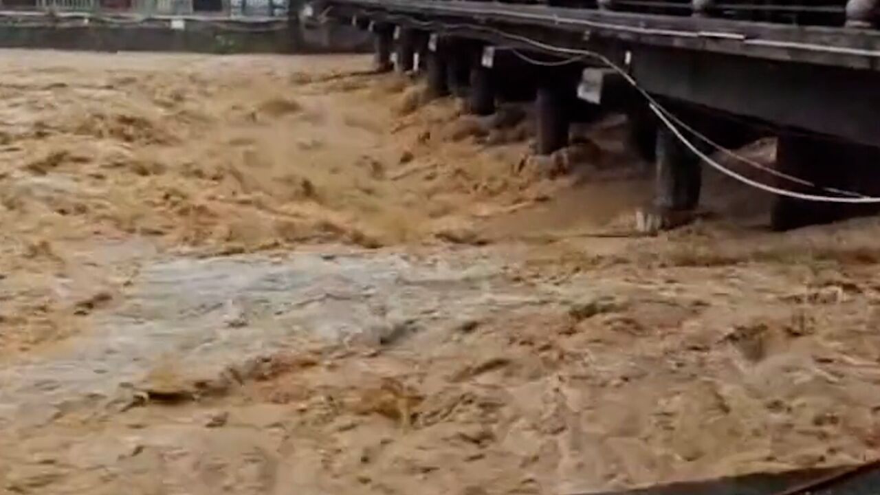 福建武平特大暴雨已致4死2失踪:多处山体滑坡,全力加大搜救力度