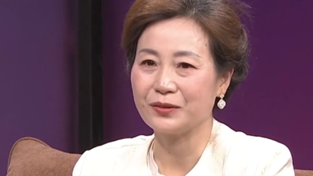 听完葛女士的婚姻经历,专家也悉心开导,希望女士能重新开始