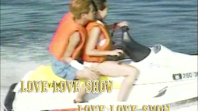 LOVE LOVE SHOW(カラオケ オリジナルアーティスト THE YELLOEW MONKEY)