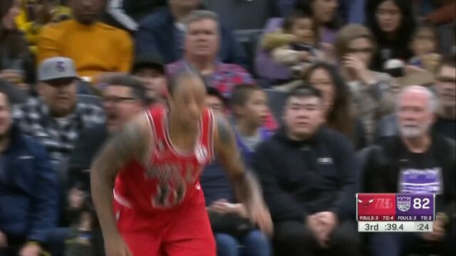 突然间梦回多伦多！德罗赞单臂劈扣势大力沉