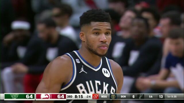 NBA常规赛：雄鹿vs老鹰第3节 英文解说回放