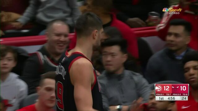 NBA常规赛：老鹰vs公牛第1节英文原声回放
