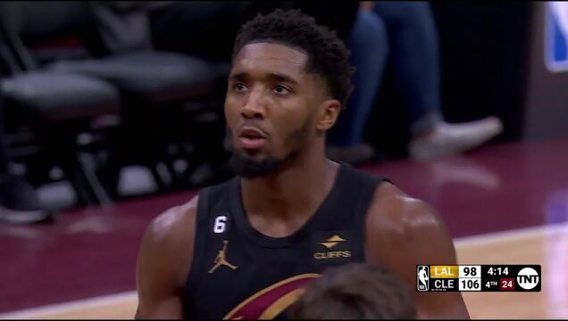 NBA常规赛：湖人vs骑士第4节中文解说回放