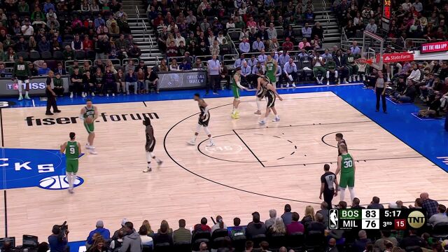 NBA常规赛：凯尔特人vs雄鹿第3节中文解说回放