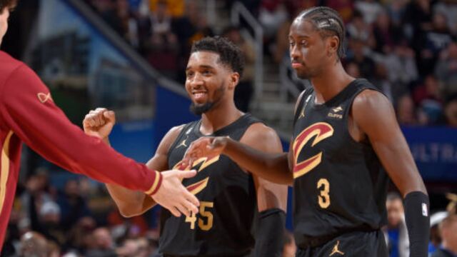 独行侠99-100骑士 肯巴沃克空砍32分绝平上篮托加时