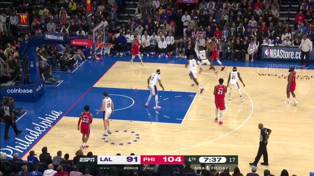 一夫当关万夫莫开 浓眉伸出长臂正面大帽哈里斯