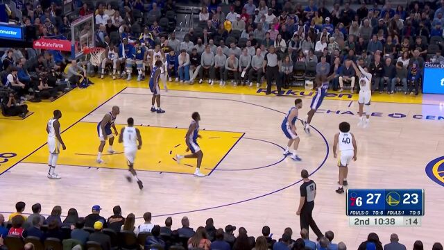 常规操作不必惊慌！库里外线突施冷箭三分命中靶心