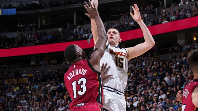 热火119-124掘金 掘金全员八人上双主场击败热火