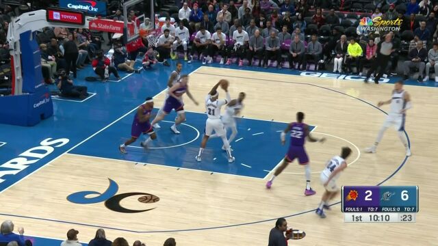 莫里斯妙传送香饼 波神接球起飞暴扣得手