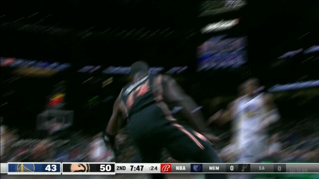 抢断反击一起绝尘 格里芬长驱直入劈扣炸筐