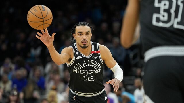 琼斯vs太阳集锦 轻取20分9助攻串联全队