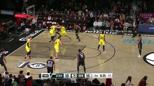 在你面前用你的绝招！布里奇斯单挑塔克打进高角度反篮