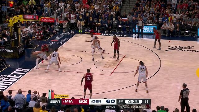 戈登风驰电掣飞身抢断 张卫平：这就是玩命