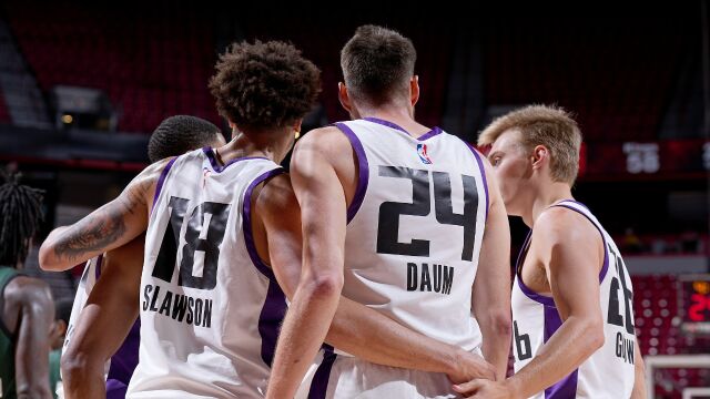 雄鹿84-92国王 国王全民皆兵六人得分上双轻取雄鹿