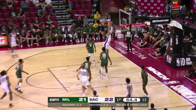 醉翁之意不在酒 古德温假投真传吸引防守助飞科曼奇飞身重扣炸筐