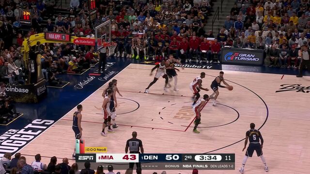 真篮球手艺人！约基奇包围圈艰难出手抛投打进