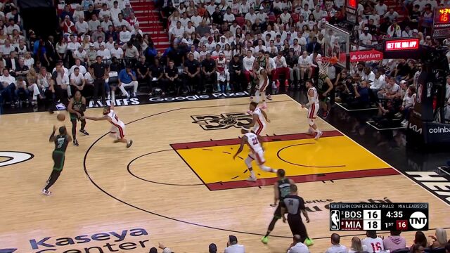 大哥强硬小弟威风！巴特勒攻传兼备连续助攻队友飙中三分球