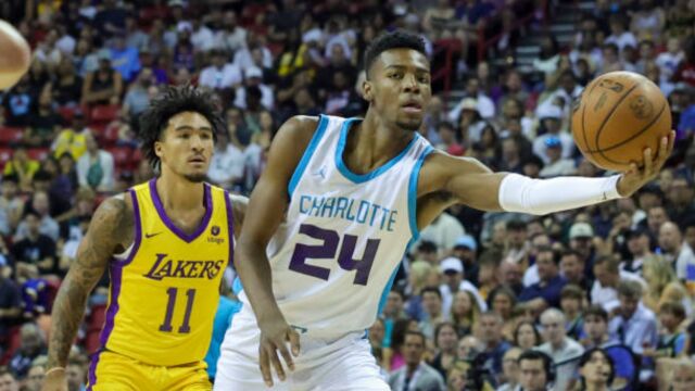 湖人93-75黄蜂 湖人五人上双轻取黄蜂