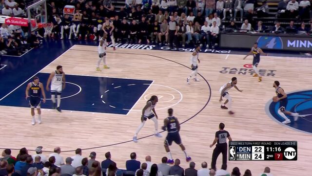 这动作行云流水 穆雷漂移跳投潇洒写意打成2+1