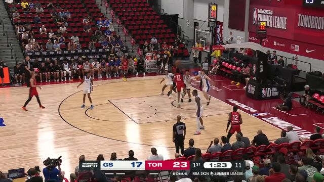 在我地盘这你得听我的！ 戴维斯奋力跃起送给大卫-约翰逊遮天大帽