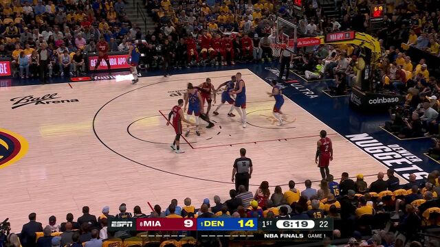 心怀不惧方能翱翔于天际！阿德巴约逆天补扣将球砸进篮筐