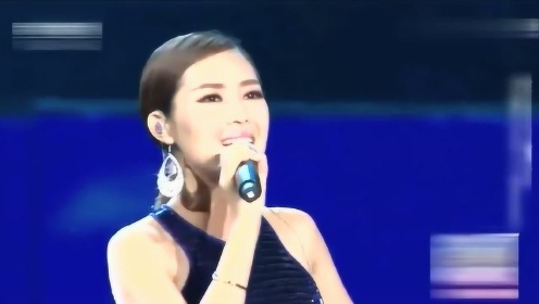 云朵绝对会爆红的一首成名曲，《天上的云儿》简直是太好听了!