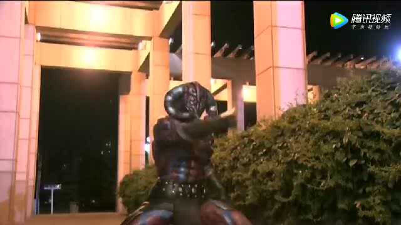 铠甲勇士刑天飞影铠甲对战影界幽冥魔巴克特