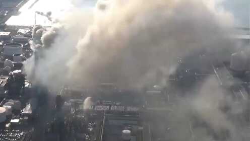 大阪三井化学工厂着火 空中黑烟弥漫 15辆消防车紧急出动