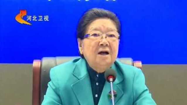 顾秀莲:推进“老校长下乡”工作 助力教育扶贫