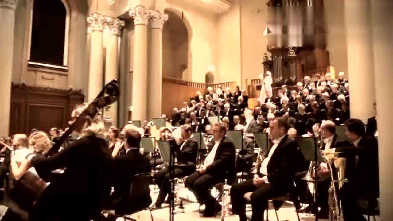 英国音乐厅的邦克声为多元世界点赞