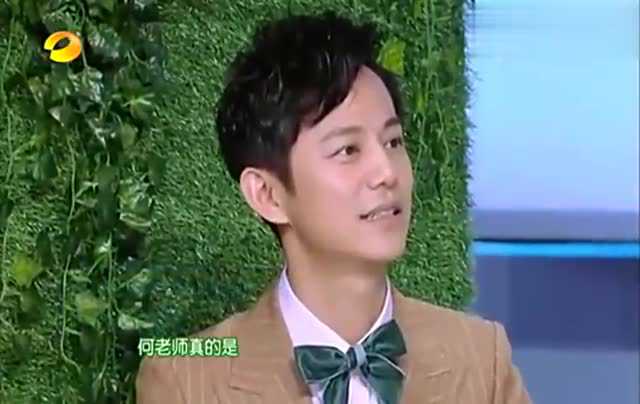 为你推荐自动连播02:27混血美女将前男友送的礼物拿去卖,得知价格后