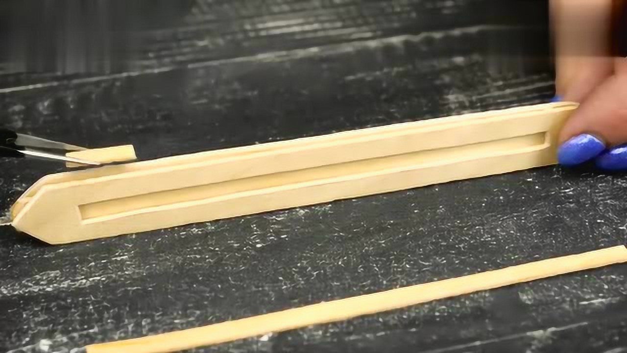 用雪糕棍制作的刺客信条袖剑雪糕棍迟早被你们玩涨价了