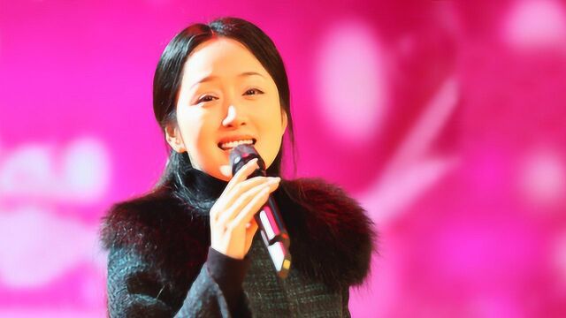 杨钰莹演唱会歌曲展播之《我不想说》,面如凝脂,美目传情