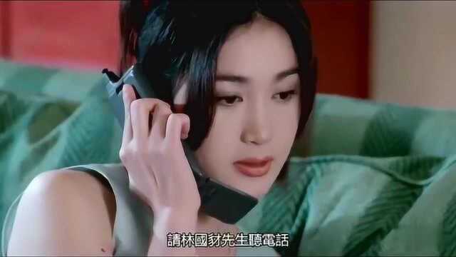 妹子浅绿色的裙子,把女人的韵味展现的淋漓尽致