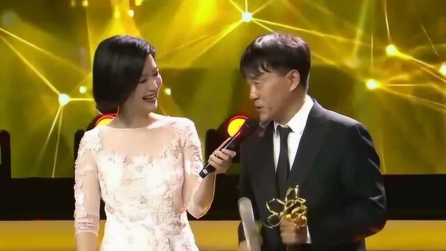 国家一级演员何冰近照,与初恋妻子结婚多年无绯闻,儿子长相帅气