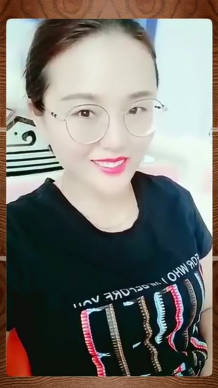 手机女人个个美,专骗一些老色鬼