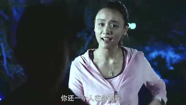 美女轻视小男孩,殊不知他竟大有来头,下一秒美女直接被吸干