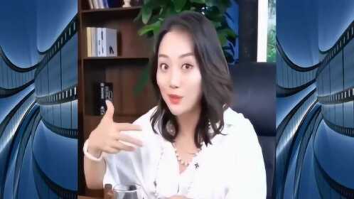 美女老板把车，银行卡都给小伙，并且还安排小伙去旅游，太暖了