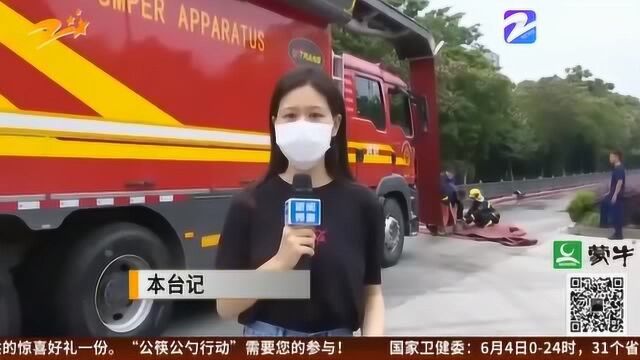 绍兴袍江工厂仓库起火 浓烟滚滚几公里外可见 消防员火速赶往现场