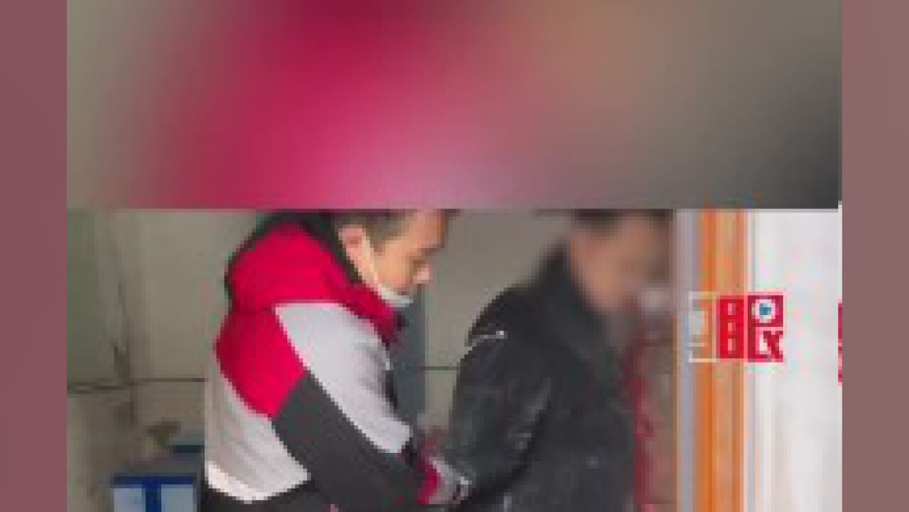 第一眼|倒卖假烟能月入10万?警方抓住男子查获假烟1398条!