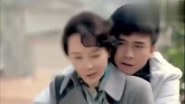 四十多岁的少妇被小伙征服,少妇很兴奋!