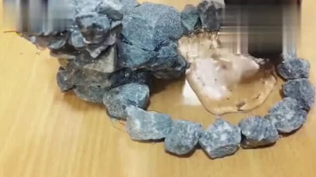 简单实用变废为宝 教你用小石头制作迷你假山瀑布不错啊!