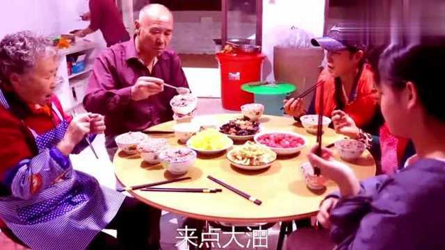 高粱米饭的做法,这才是小时候的味道,吃起来真过瘾