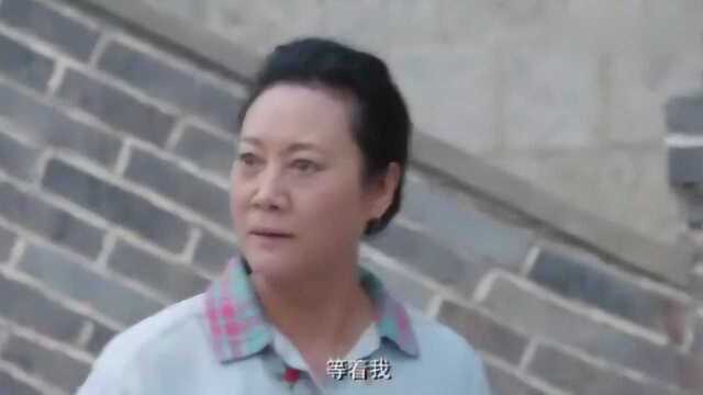 女婿就是顶了丈母娘几句嘴,不料zmn竟拿刀跟他拼命,真彪悍